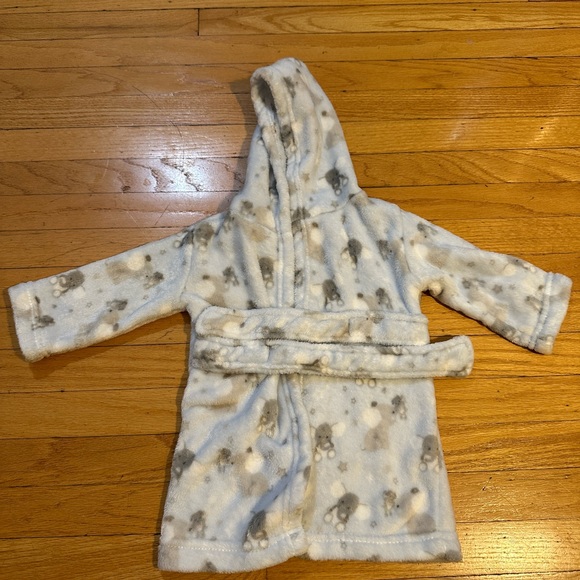 Bundle of 2 baby towels 9 months and 12 + months - Picture 15 of 16